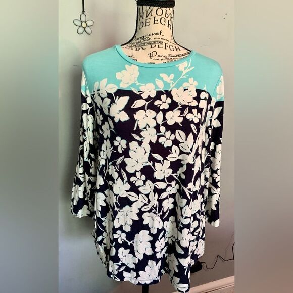 Croft & Barrow Floral Top - Picture 1 of 3